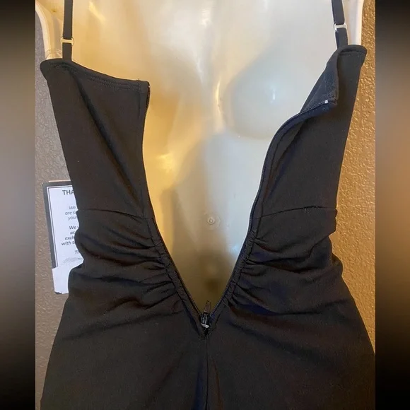 Emerald Sundae Black Ruched Side-Slit Slim Gown - Picture 8 of 10